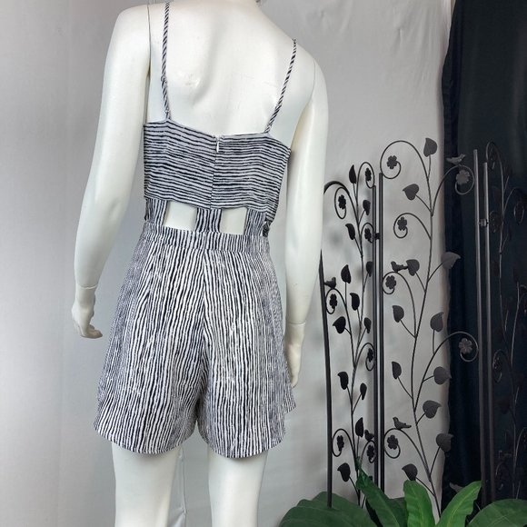 Love Riche Cutouts Romper - Picture 6 of 9